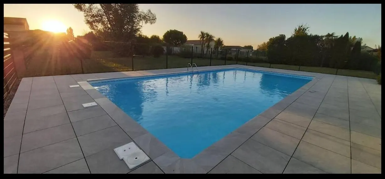 La Campagne Romantique - Avec Entree Autonome, Clim Neuve, Parking Prive & Sa Piscine ! - Saint-Sulpice  0*, Saint-Sulpice (Oise)